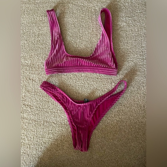 Dippin daisys Plush Plur velvet Swimsuit - Picture 1 of 2